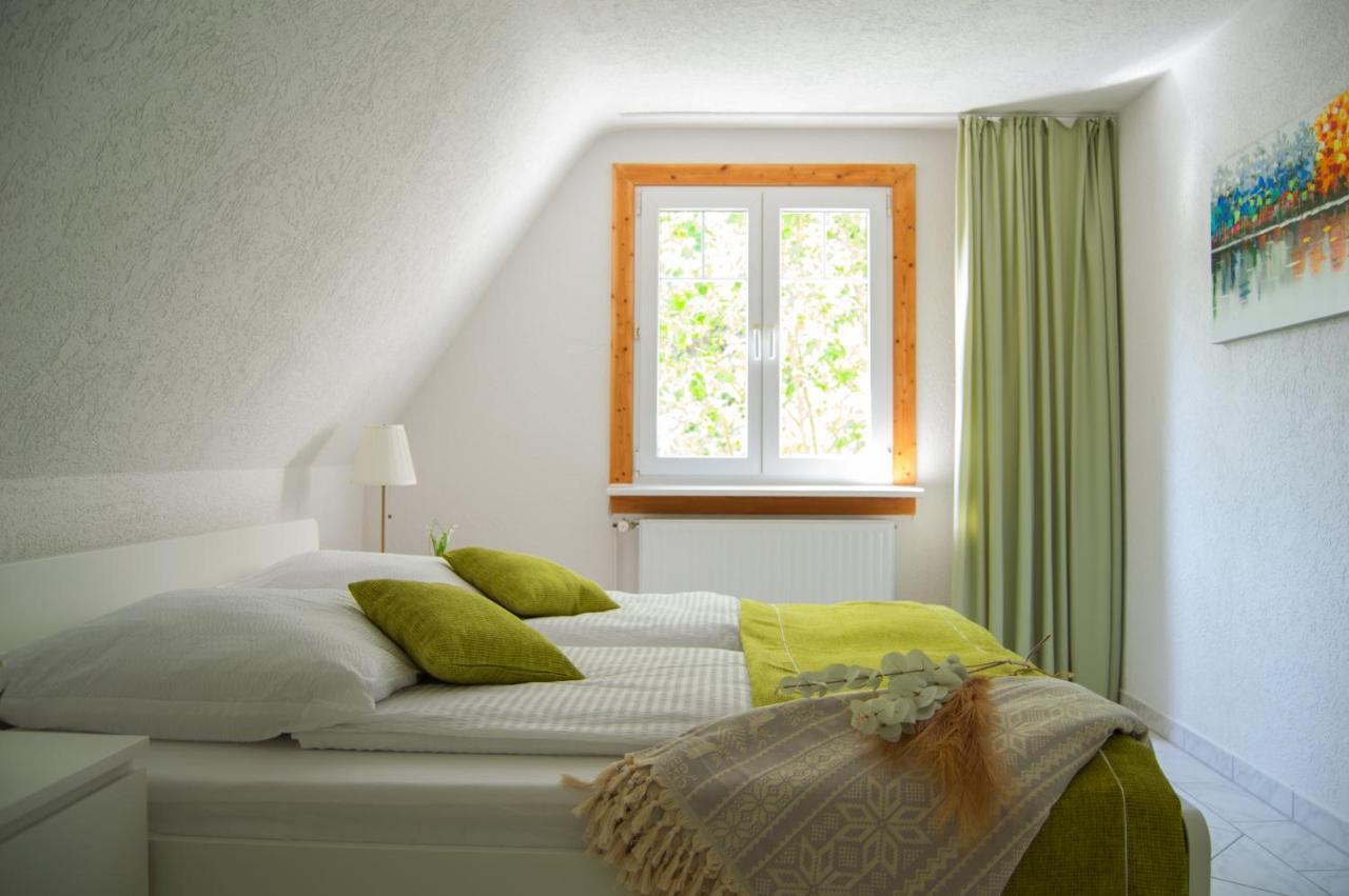 Wellness Mitten In Der Wasserfallstadt Triberg Triberg im Schwarzwald ภายนอก รูปภาพ